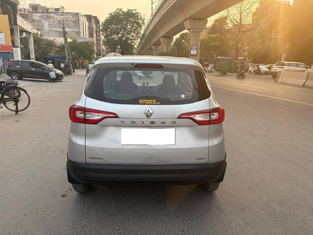 https://images10.gaadi.com/usedcar_image/4553404/original/processed_3d03031c187c744b1bf545e3030354f1.jpg?imwidth=6401