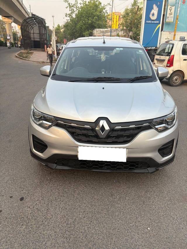 https://images10.gaadi.com/usedcar_image/4553404/original/processed_84e80f36e029ebf1122fa1bfc3b37ce6.jpg?imwidth=6402