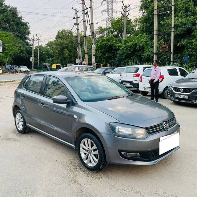 https://images10.gaadi.com/usedcar_image/4553405/original/processed_4e8133beb51b0321a5c176d37293becf.jpg?imwidth=6400