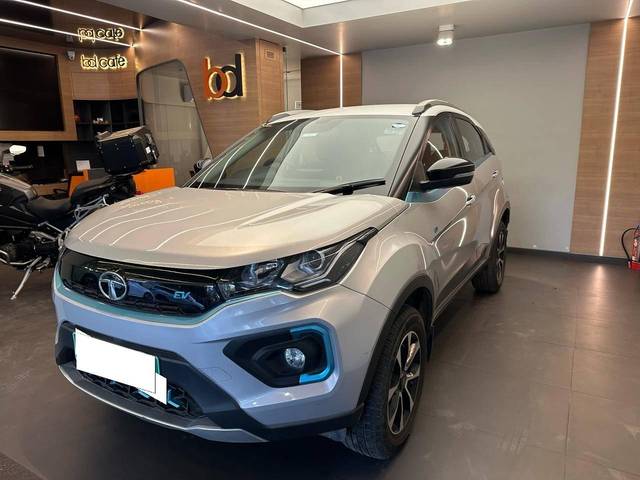 https://images10.gaadi.com/usedcar_image/4553413/original/processed_8d6f91fc31fb22deb8e609d1790f4252.jpeg?imwidth=6402