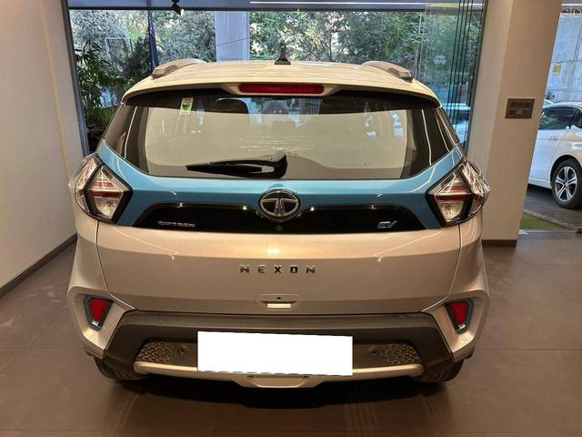 https://images10.gaadi.com/usedcar_image/4553413/original/processed_fb1fef5aa015d49c8806e89772c55ce8.jpeg?imwidth=6401