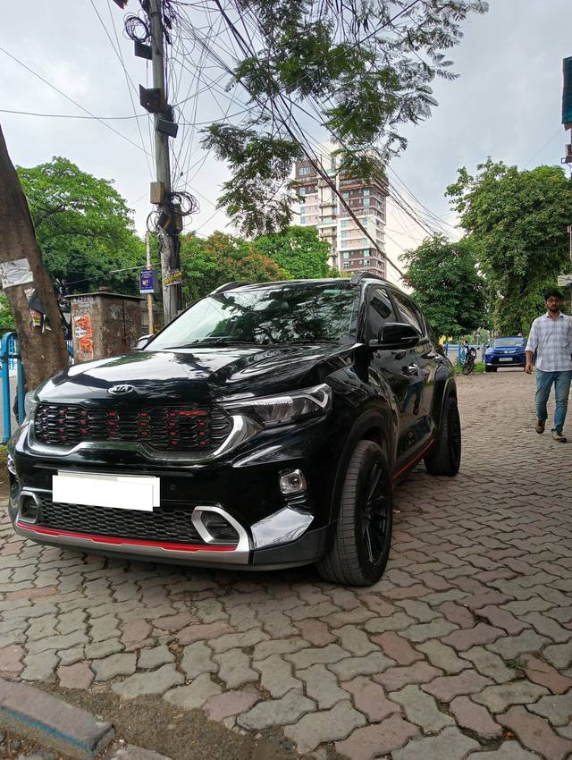 https://images10.gaadi.com/usedcar_image/4553415/original/processed_8ab8abf61c3e37a6b00c446fd6dcbcb8.jpg?imwidth=6402