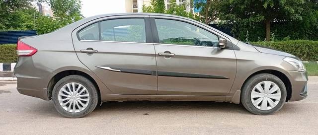 https://images10.gaadi.com/usedcar_image/4553431/original/processed_fe623060d6f7f6d20ef6e816ddb30218.jpg?imwidth=6401