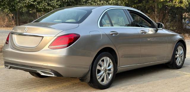 https://images10.gaadi.com/usedcar_image/4553433/original/d019e5c88bf988eeb1e638c6419f08fa.jpg?imwidth=6402