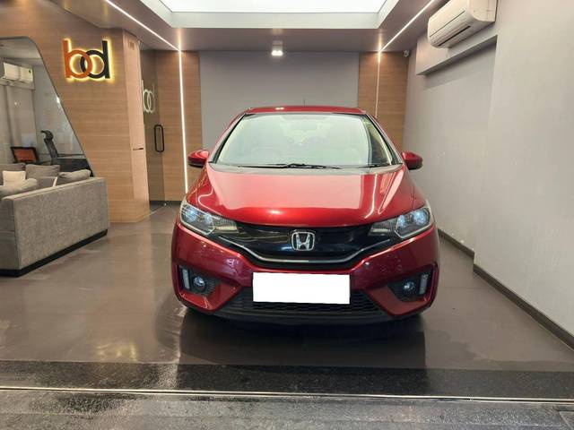 https://images10.gaadi.com/usedcar_image/4553435/original/processed_e198fe6ec6e4af535171ebca7ba68252.jpeg?imwidth=6400
