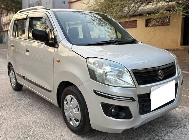 https://images10.gaadi.com/usedcar_image/4553441/original/processed_1eeda0c3e3f1891ce081471063a1932c.jpg?imwidth=6400