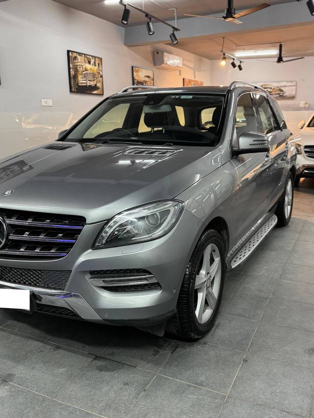 https://images10.gaadi.com/usedcar_image/4553442/original/processed_44c34aaa41c88e64f672b08199b7d67d.jpg?imwidth=6402