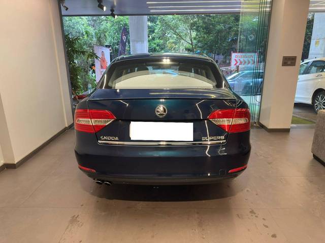 https://images10.gaadi.com/usedcar_image/4553452/original/processed_ca213c14ddb13b78a4f313b1ff122375.jpeg?imwidth=6402