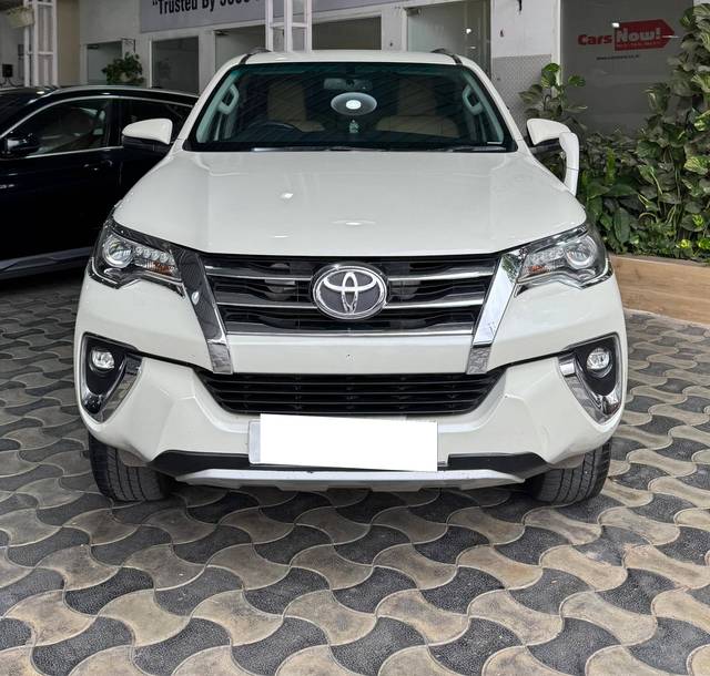 https://images10.gaadi.com/usedcar_image/4553453/original/processed_b91b99faffd76d2d12033364d3d228c8.jpg?imwidth=6400