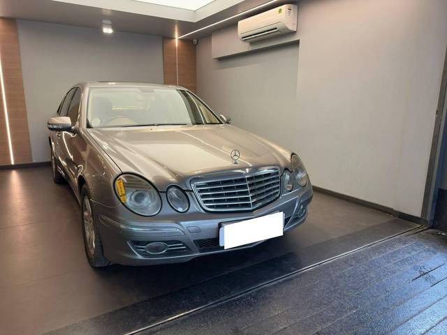 https://images10.gaadi.com/usedcar_image/4553460/original/processed_b35b94b99eed472e1c69b4278b721973.jpeg?imwidth=6401