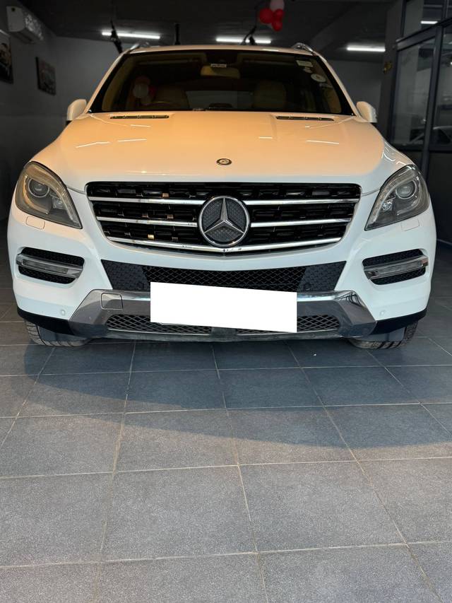 https://images10.gaadi.com/usedcar_image/4553464/original/processed_3f56afac7fa9e7809561e979ef8a55ec.jpg?imwidth=6402