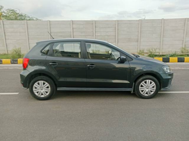 https://images10.gaadi.com/usedcar_image/4553465/original/4843b120859e43c0b0249a1bfae29009.jpg?imwidth=6401