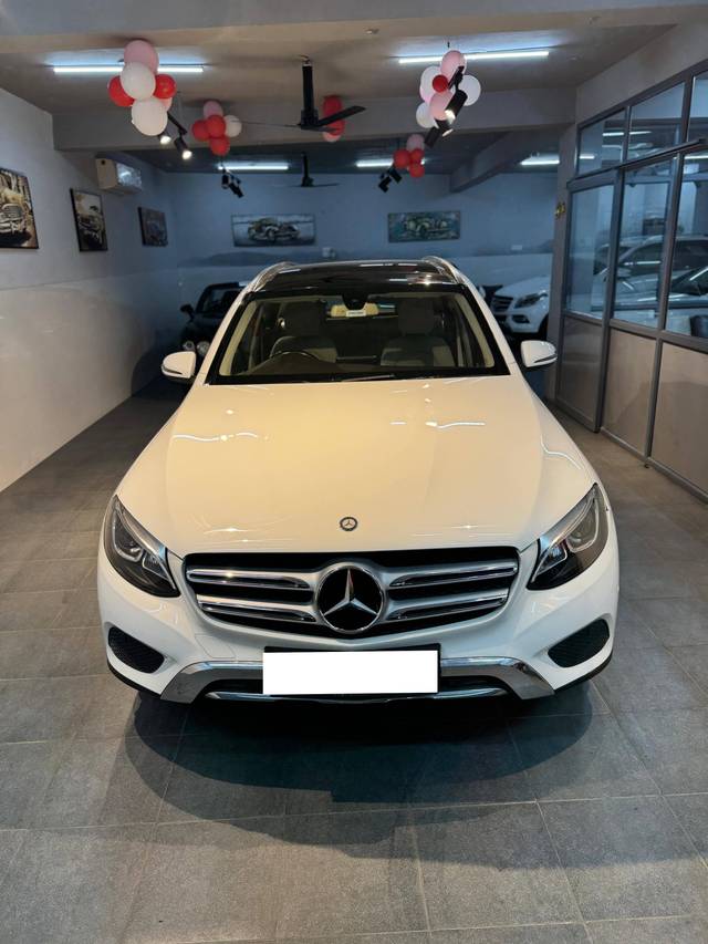 https://images10.gaadi.com/usedcar_image/4553472/original/processed_8450c44c94bfdccb2ca5468a44ecd692.jpg?imwidth=6401