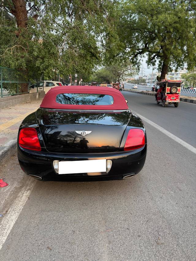 https://images10.gaadi.com/usedcar_image/4553498/original/processed_71e6e0d7f8a6eb57482a61186b52cb73.jpg?imwidth=6401
