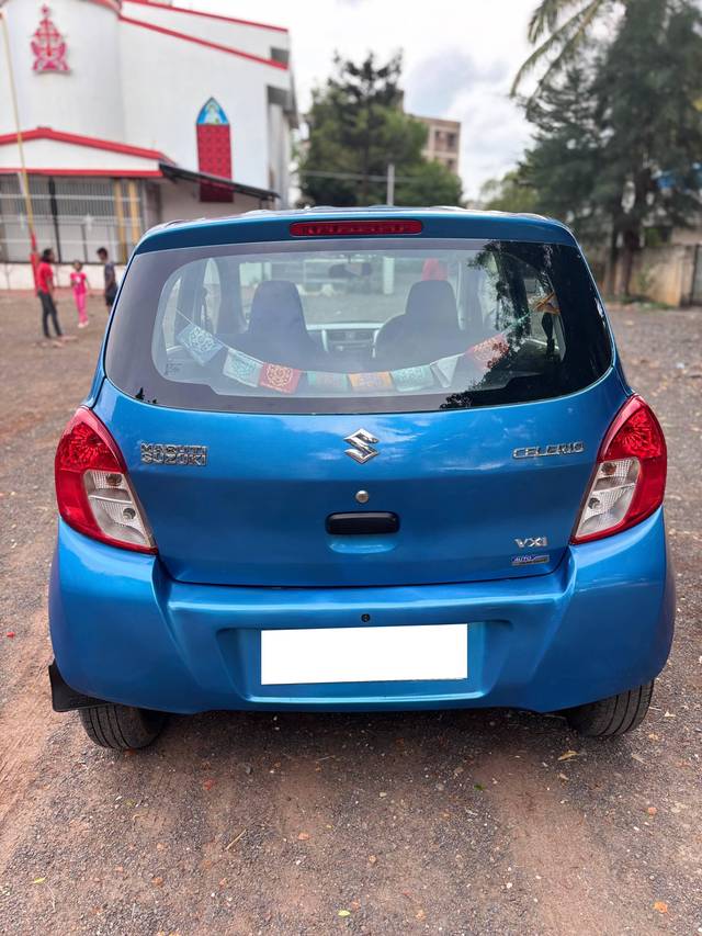 https://images10.gaadi.com/usedcar_image/4553519/original/processed_ddbb06a8-d848-49c1-95c2-72e964b89e6d.jpg?imwidth=6402