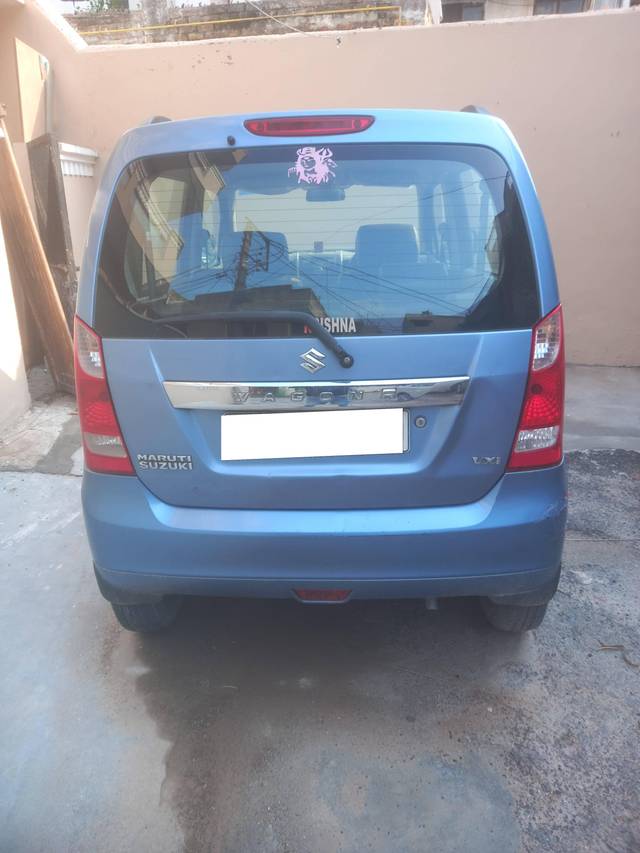 https://images10.gaadi.com/usedcar_image/4553527/original/processed_98f3e4ae-108f-4896-96c5-90d0f0254818.jpg?imwidth=6401