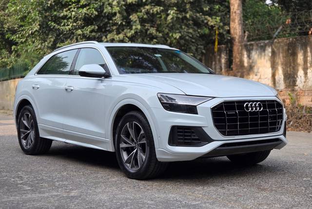 https://images10.gaadi.com/usedcar_image/4553573/original/152b4cc13426899328dabe8e018b8d6b.jpg?imwidth=6400