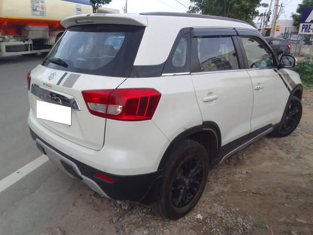 https://images10.gaadi.com/usedcar_image/4553586/original/processed_20b00c83dcaedb9e24a223a640d064f9.jpg?imwidth=6402