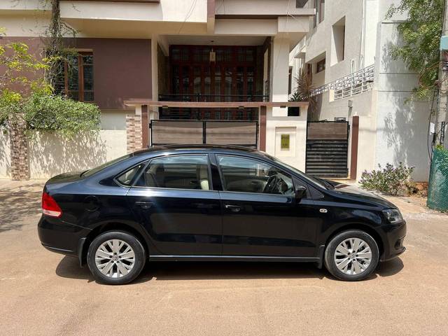 https://images10.gaadi.com/usedcar_image/4553602/original/processed_9ce151b6-cac0-4315-9812-2d1cb4c21598.jpg?imwidth=6401