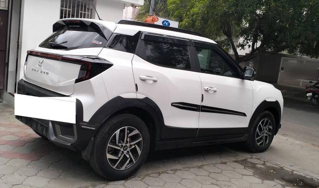 https://images10.gaadi.com/usedcar_image/4553603/original/processed_8ceb81f5354b78050cd492fb605e7c7f.jpg?imwidth=6402