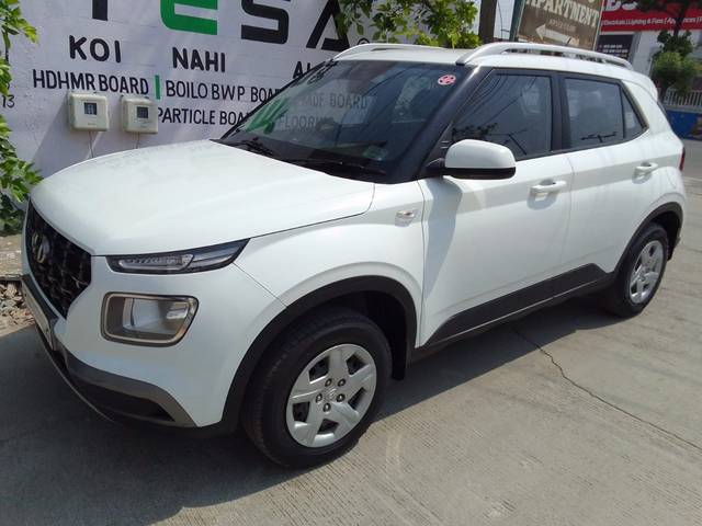 https://images10.gaadi.com/usedcar_image/4553608/original/253ca82dbabddb89c30c196c249518fe.jpg?imwidth=6400