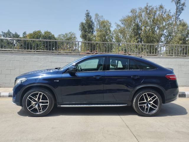 https://images10.gaadi.com/usedcar_image/4553610/original/ec81ec30eda48c6461a546158bb5a152.jpg?imwidth=6402