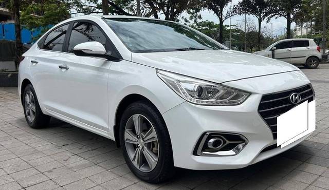 https://images10.gaadi.com/usedcar_image/4553612/original/processed_48a1fa90b35f84985f041297758d0708.jpg?imwidth=6400