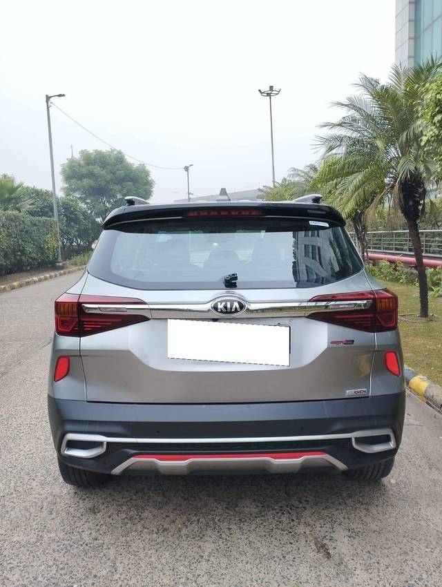 https://images10.gaadi.com/usedcar_image/4553616/original/processed_51be8722fb497679defa9e935593fe35.jpg?imwidth=6402