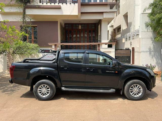 https://images10.gaadi.com/usedcar_image/4553620/original/processed_13f0b2b1-d23e-4f14-b11e-6f38588264b6.jpg?imwidth=6401