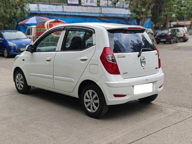 https://images10.gaadi.com/usedcar_image/4553621/original/processed_ff1f9dc3266a6b19889cdbacfdebc559.jpg?imwidth=6402