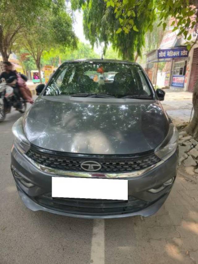 https://images10.gaadi.com/usedcar_image/4553628/original/processed_f9decb94-5327-4fb4-982a-97fa559e814c.jpg?imwidth=6400