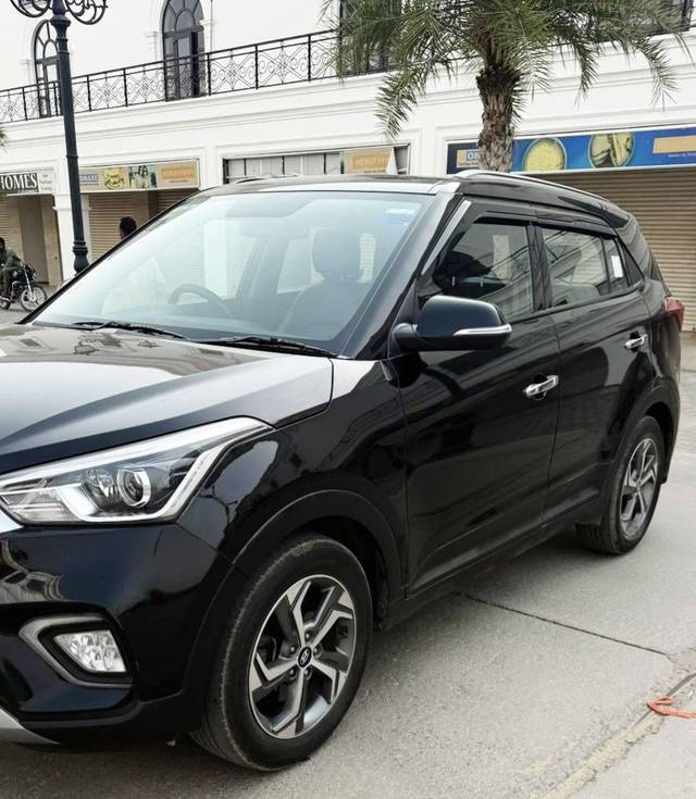 https://images10.gaadi.com/usedcar_image/4553641/original/processed_6ee0652f546ec458d151d533a726c88c.jpg?imwidth=6400