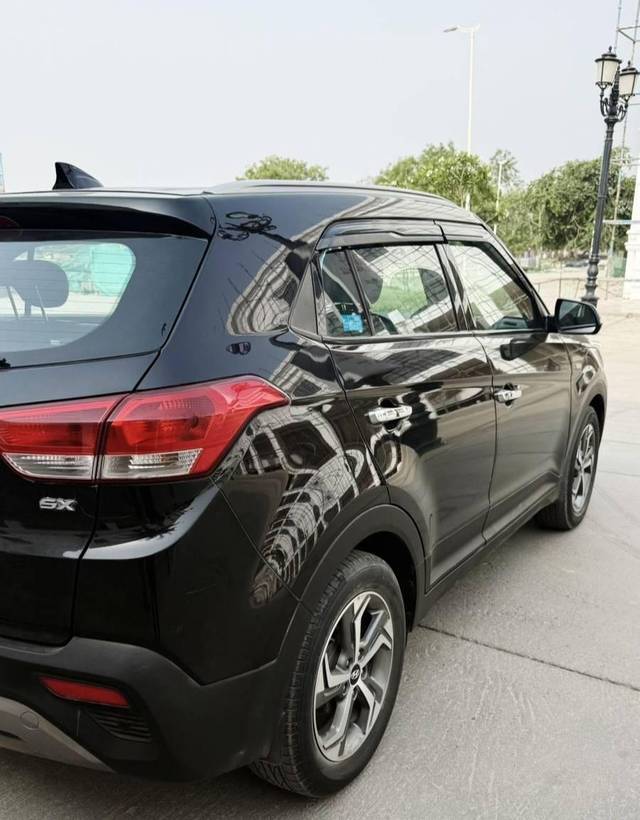 https://images10.gaadi.com/usedcar_image/4553641/original/processed_f365392d429efe78493489a8e77fbb6f.jpg?imwidth=6401