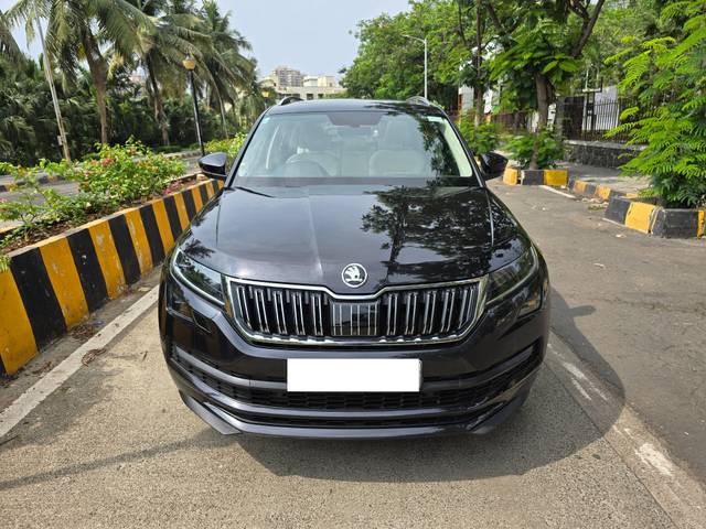 https://images10.gaadi.com/usedcar_image/4553656/original/processed_334d9d923248d74c205008bb57a5cbd4.jpg?imwidth=6400