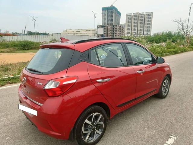https://images10.gaadi.com/usedcar_image/4553657/original/processed_24c722094d3f203bb50143817f0c4070.jpg?imwidth=6402