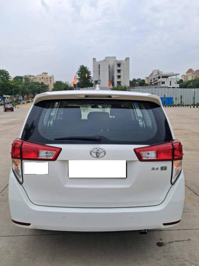 https://images10.gaadi.com/usedcar_image/4553660/original/processed_8a08cf7b10c65b57428034f9f5e8f963.jpg?imwidth=6401