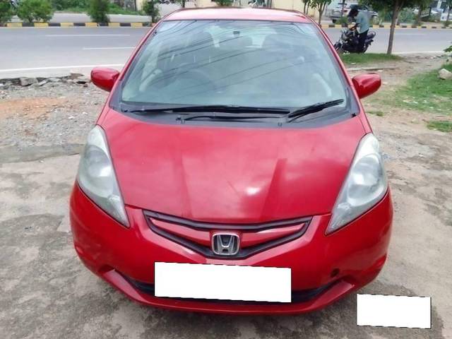 https://images10.gaadi.com/usedcar_image/4553662/original/processed_7415516e57dec2ae9148b1e8e94297d8.jpg?imwidth=6402