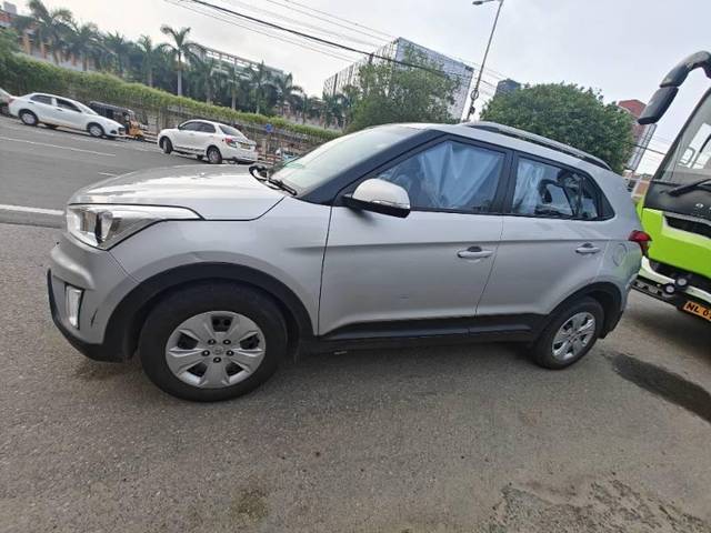 https://images10.gaadi.com/usedcar_image/4553663/original/processed_e7e21e21-8323-4a37-83ec-fcb154358b5f.jpg?imwidth=6400