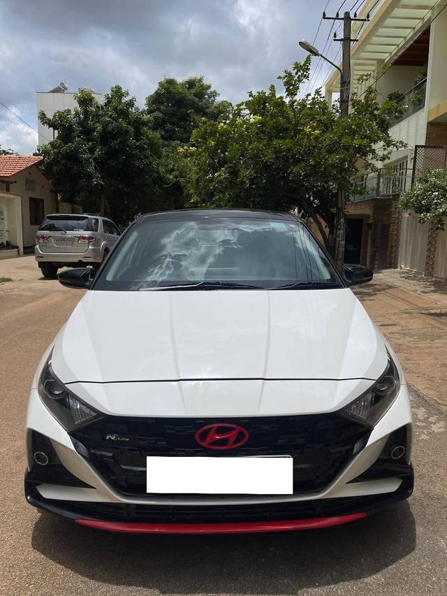 https://images10.gaadi.com/usedcar_image/4553670/original/processed_777b8fb9-92a1-48bb-af20-eec87dd33cdf.jpg?imwidth=6400