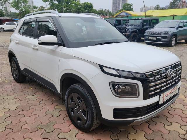 https://images10.gaadi.com/usedcar_image/4553675/original/processed_bbb0f71e1b712b335e44aef5cb73cfee.jpeg?imwidth=6400