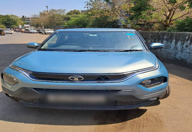 https://images10.gaadi.com/usedcar_image/4553686/original/1d26f59a-4c97-49c0-991d-ab79111139a2.?imwidth=6400