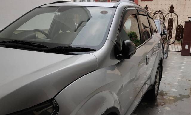 https://images10.gaadi.com/usedcar_image/4553691/original/processed_c7f5754e-dd7c-47f6-90eb-a750ddf71b4e.jpg?imwidth=6400