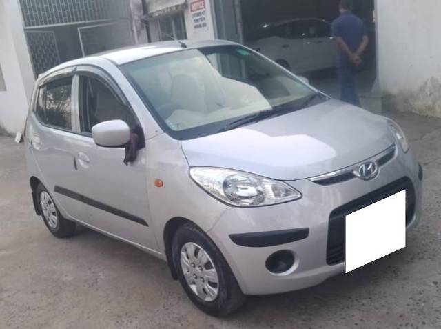 https://images10.gaadi.com/usedcar_image/4553740/original/processed_9a1ef336-648e-4bdb-8abd-f9b66533aa65.jpg?imwidth=6400