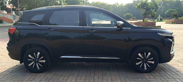 https://images10.gaadi.com/usedcar_image/4553753/original/processed_11ed73d2fe0125c0fcef985187831c07.jpg?imwidth=6401