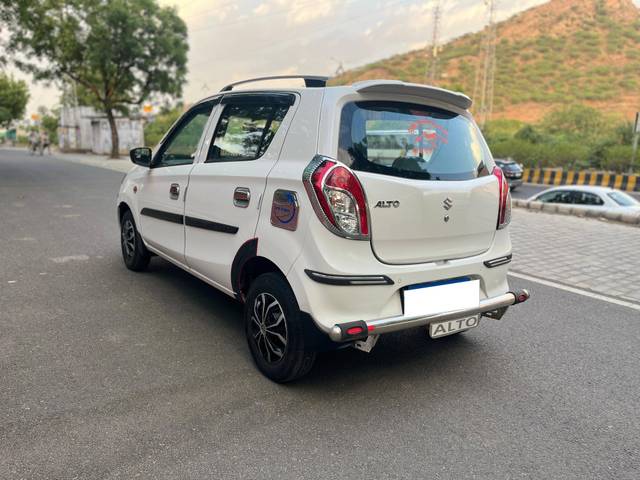 https://images10.gaadi.com/usedcar_image/4553765/original/processed_2128605d1045a217643d77d7d4d640be.jpg?imwidth=6402