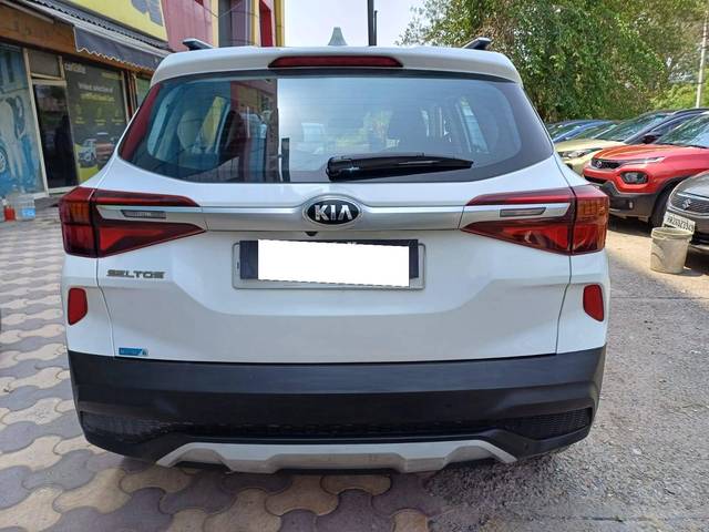 https://images10.gaadi.com/usedcar_image/4553766/original/processed_92a59f1a6ea979acfa8252a1a6e2b232.jpg?imwidth=6401