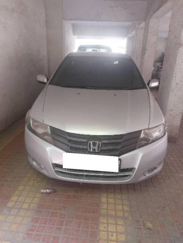 https://images10.gaadi.com/usedcar_image/4553769/original/processed_296552fe-8c63-4649-b591-5a8537413c7b.jpg?imwidth=6400
