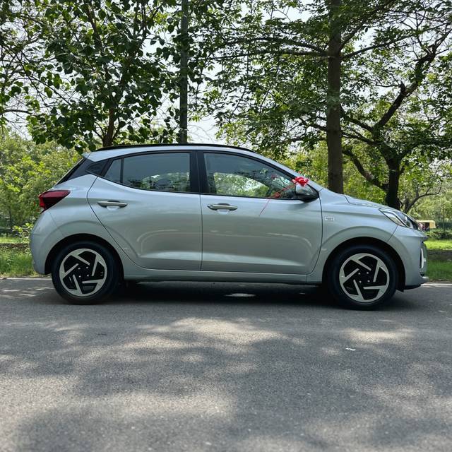 https://images10.gaadi.com/usedcar_image/4553773/original/1e5cbe53a1395dcb6a86c2f70537332b.jpg?imwidth=6401