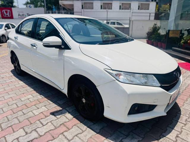 https://images10.gaadi.com/usedcar_image/4553780/original/processed_08e98e089ce080836ffb5f27cb40d543.jpg?imwidth=6400