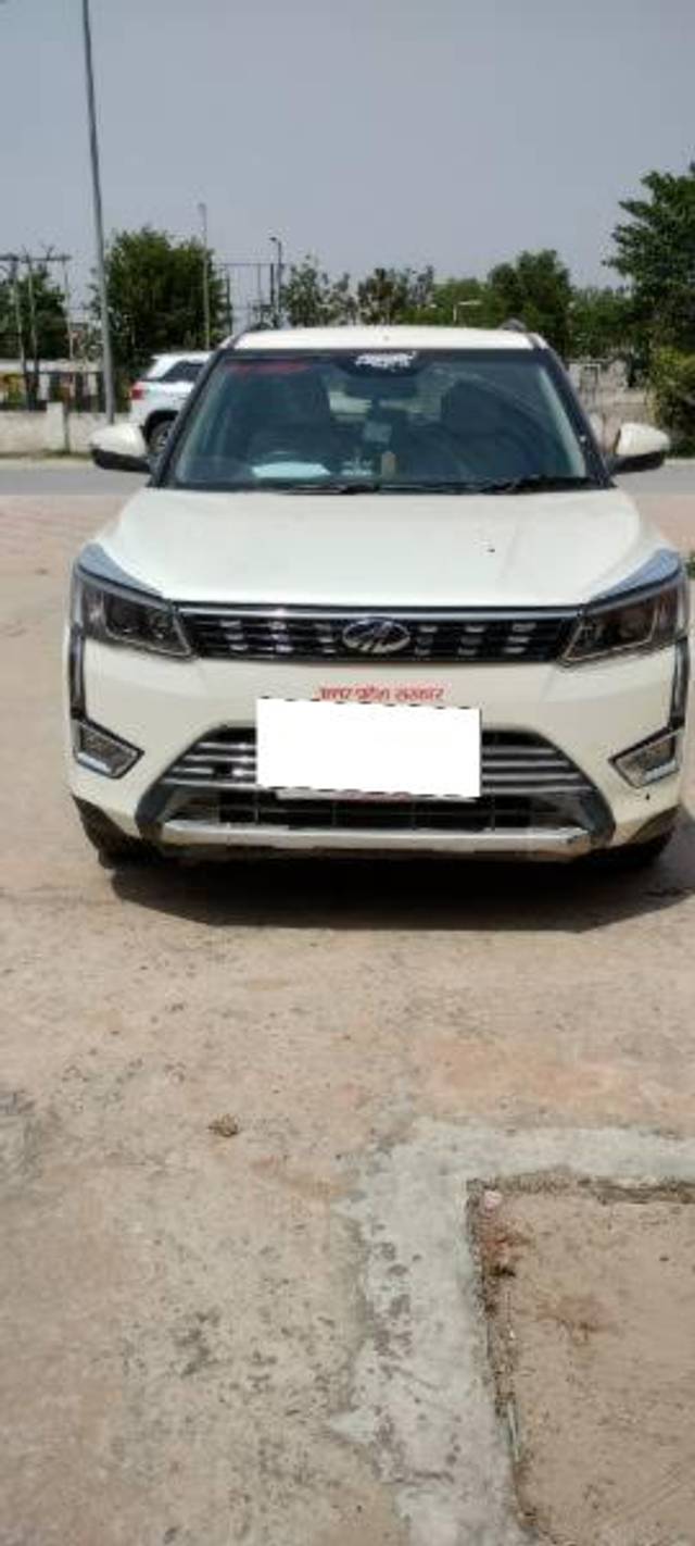 https://images10.gaadi.com/usedcar_image/4553786/original/processed_33c82a24-00e8-4a65-aad6-dda546e832dc.jpg?imwidth=6400